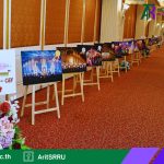 งานวิทยบริการ ดำเนินการจัดนิทรรศการภาพที่ได้รับรางวัลการประกวดภาพถ่าย ภายใต้ “โครงการเทศกาลการแลกเปลี่ยนศิลปวัฒนธรรมนานาชาติ ประจำประเทศไทย